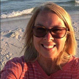 Meet your Posher, Deana